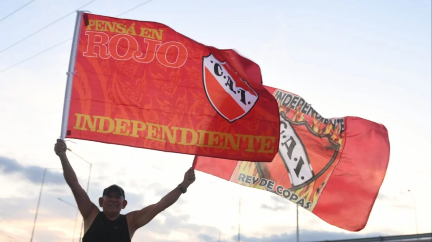 Banderín Del Nuevo Estadio Del Club Atlético Independiente