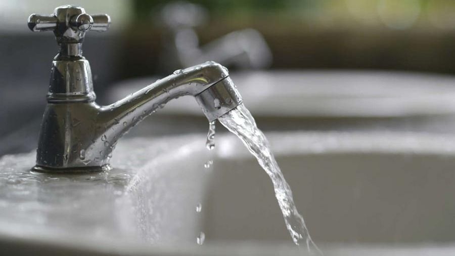 El pueblo está sin el servicio desde el jueves pasado. Falta de agua en Huaco: la empresa OSSE dice que la solución llegará en 60 días, pero los vecinos evalúan cortar 2 rutas