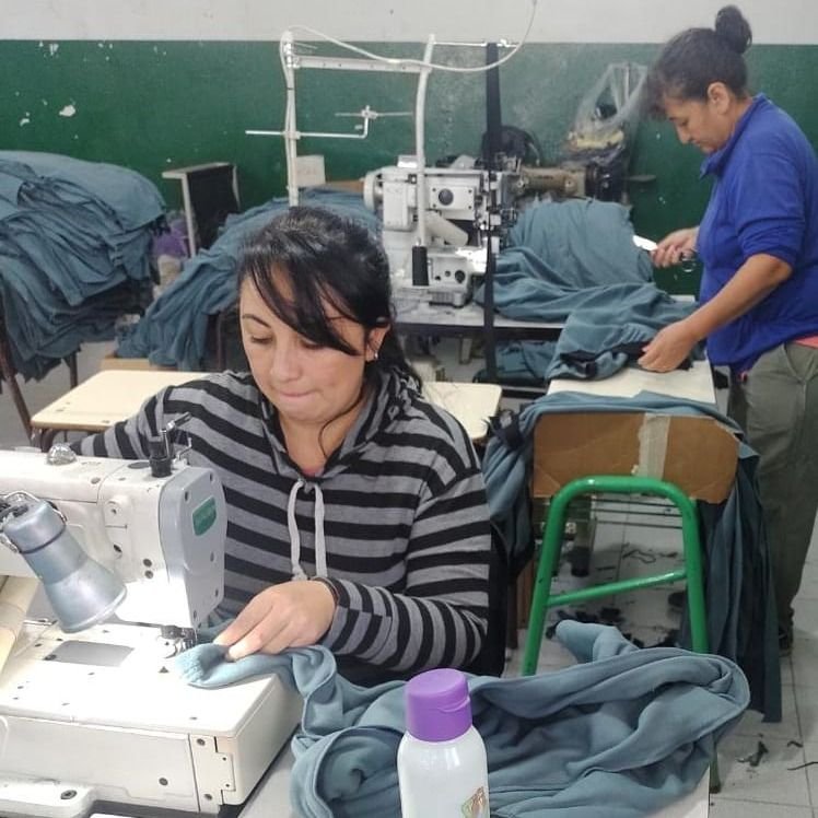 Blanca Las Flores la cooperativa de mujeres que fabrica la ropa