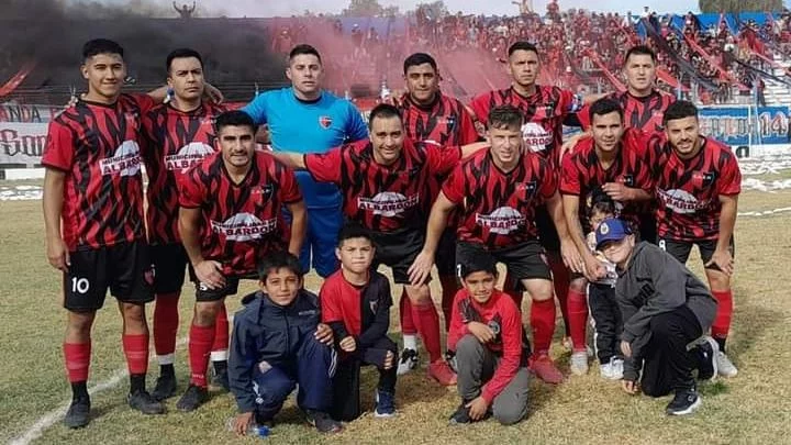 Fútbol de ascenso. Club Atlético San Miguel se prepara para comenzar el  campeonato