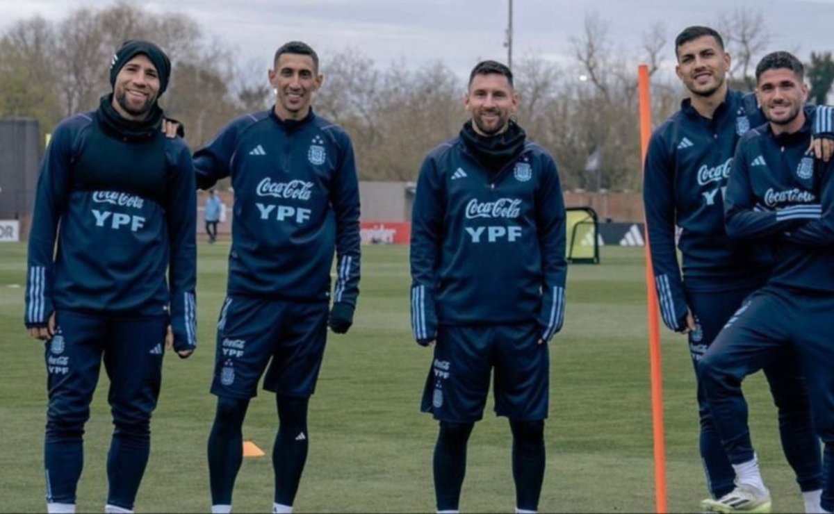 La Selección Argentina tendrá una nueva camiseta inspirada en la que usó Messi en su debut