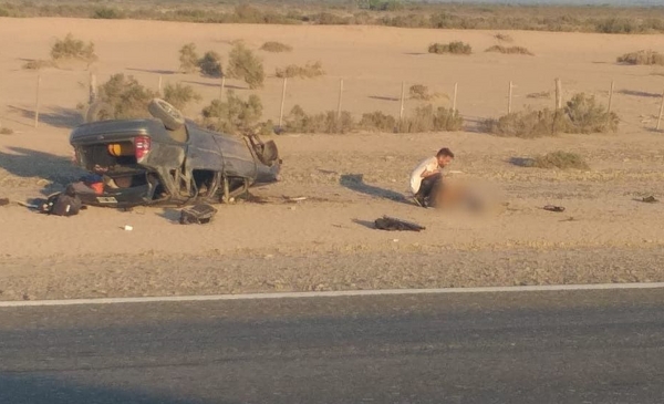 Un auto volcó cerca del control San Carlos - Diario Huarpe